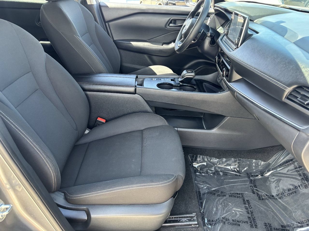 Used 2024 Nissan Rogue S FWD image 9