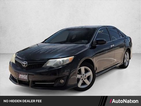 Used 2012 Toyota Camry SE FWD image 1