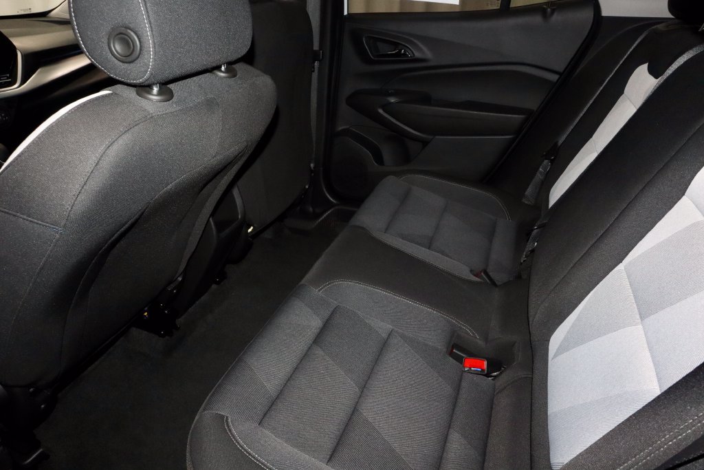 Used 2025 Chevrolet Trax LS FWD image 20