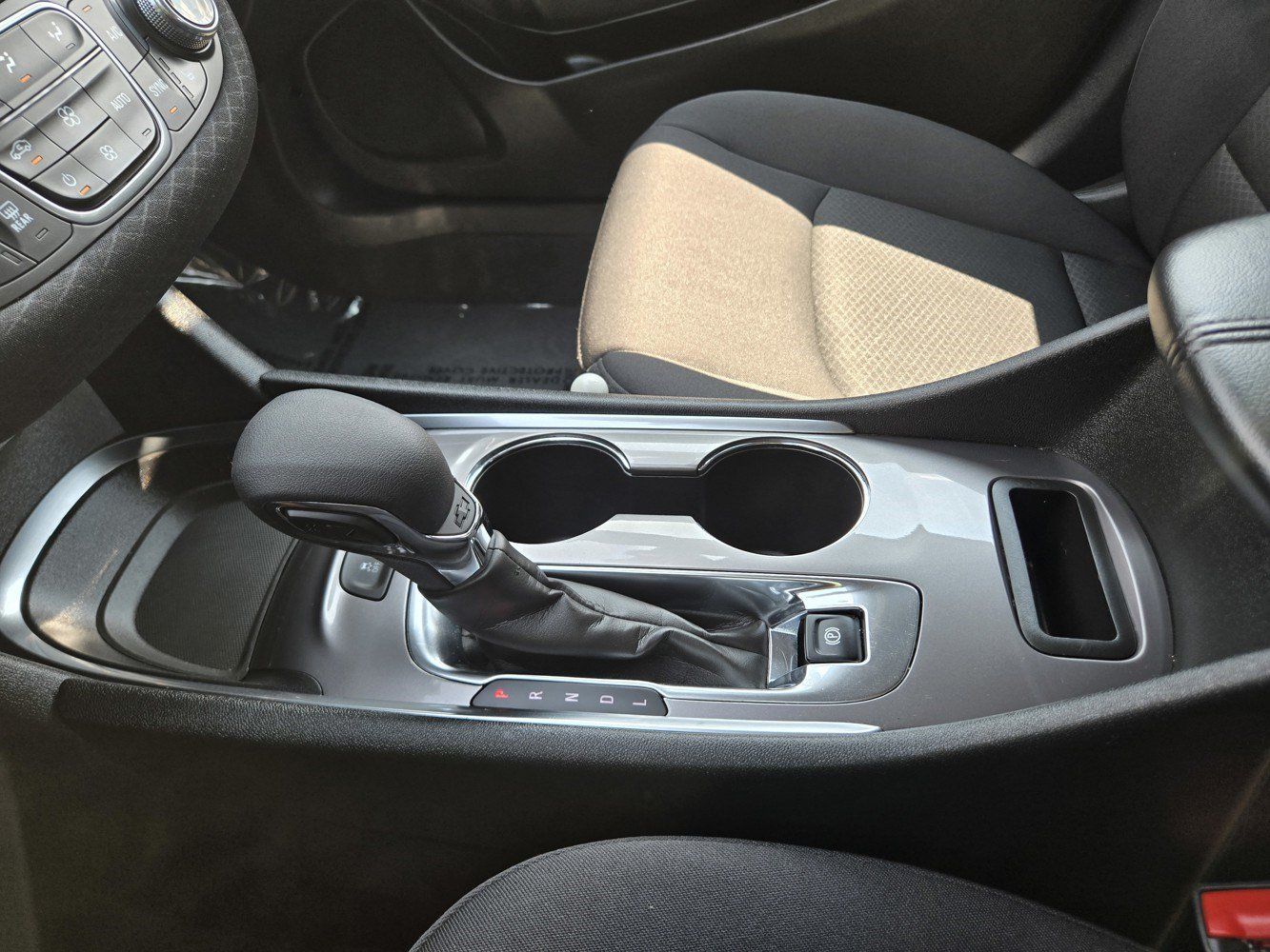Used 2025 Chevrolet Malibu LT FWD image 11