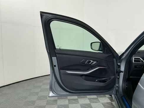 Certified 2025 BMW 330i Sedan w/ Convenience Package RWD image 19
