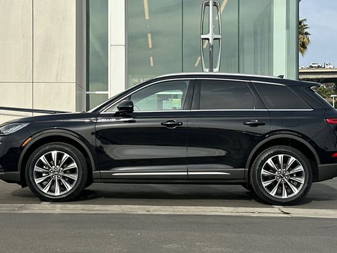 Used 2022 Lincoln Corsair Reserve image 6