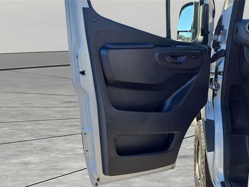 Used 2024 Mercedes-Benz Sprinter 2500 image 12