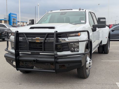 Used 2024 Chevrolet Silverado 3500 LT image 7