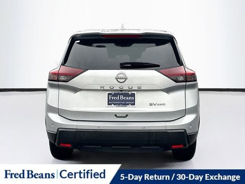 Used 2024 Nissan Rogue SV image 7