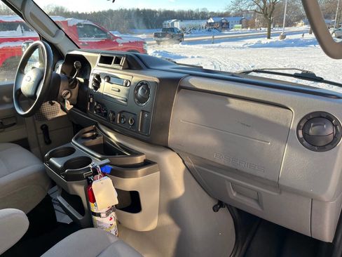 Used 2013 Ford E-350 and Econoline 350 XL image 17