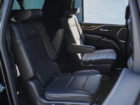 Used 2022 Cadillac Escalade ESV Luxury image 24