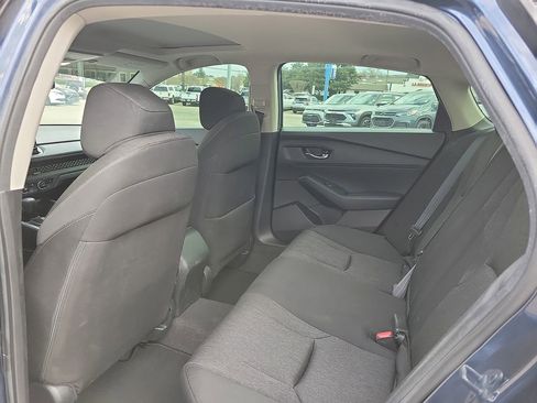 Used 2023 Honda Accord EX image 9