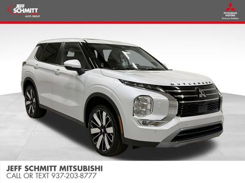 New 2026 Mitsubishi Outlander SE image 1