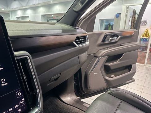 Certified 2025 GMC Yukon Denali image 25