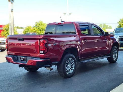 Used 2023 Chevrolet Colorado LT w/ LT Convenience Package II AWD/4WD image 3
