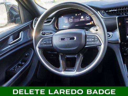 Used 2023 Jeep Grand Cherokee Altitude image 10