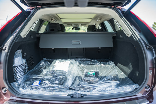 New 2026 Volvo XC60 T8 Ultra w/ Protection Package Premier AWD/4WD image 10