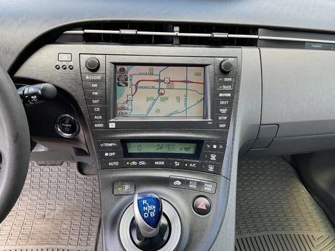 Used 2011 Toyota Prius Three w/ Navigation Pkg FWD image 18