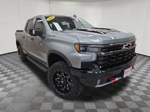 Used 2023 Chevrolet Silverado 1500 ZR2 AWD/4WD image 3