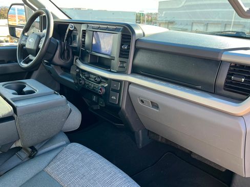 Used 2024 Ford F350 XLT image 23