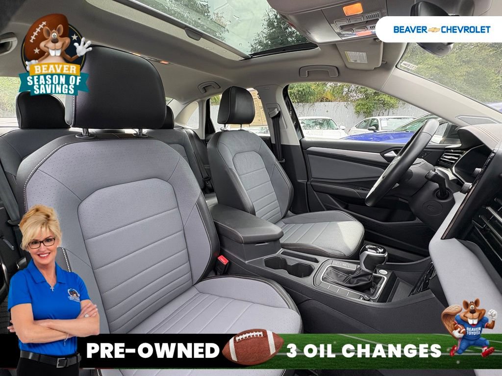 Used 2025 Volkswagen Jetta SE FWD image 27