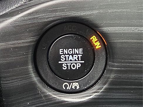 Used 2020 Jeep Grand Cherokee Laredo image 19