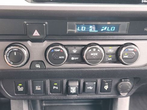 Used 2021 Toyota Tacoma TRD Sport w/ Technology Package AWD/4WD image 14