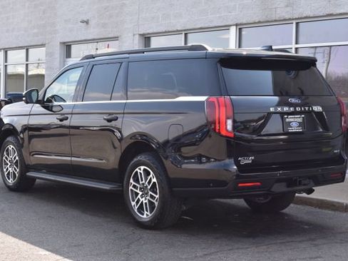 Used 2025 Ford Expedition Max Active AWD/4WD image 9