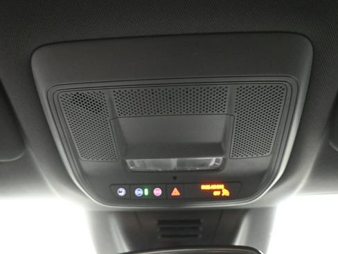 Used 2025 Chevrolet Equinox EV LT FWD image 18