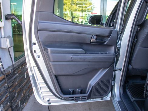 Used 2025 Toyota Tacoma SR5 image 21