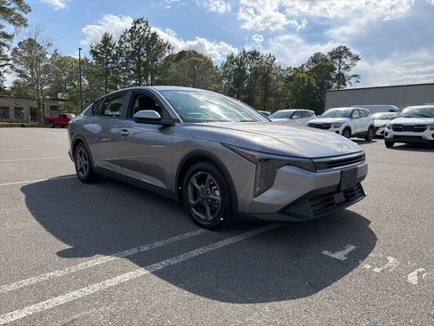 Used 2025 Kia K4 FWD image 4