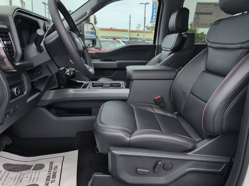 New 2026 Ford F250 Lariat w/ Black Appearance Package AWD/4WD image 9