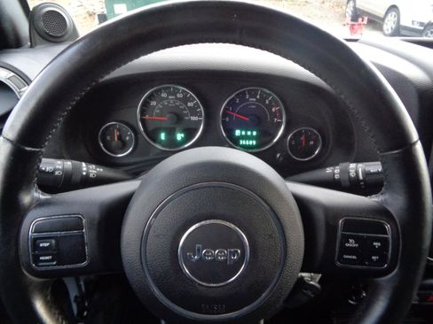 Used 2011 Jeep Wrangler Sport image 29