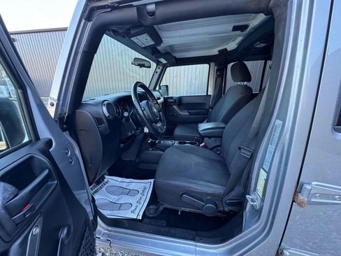 Used 2017 Jeep Wrangler Unlimited Sport w/ Connectivity Group image 9