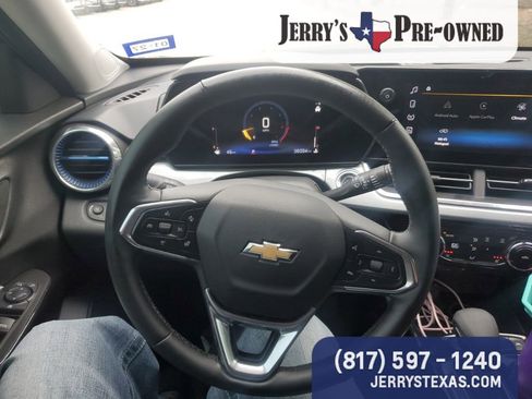 Used 2024 Chevrolet Trax LT w/ Driver Confidence Package image 10