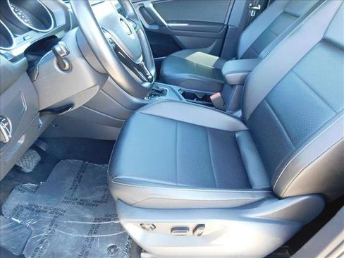 Used 2019 Volkswagen Tiguan SE FWD image 22