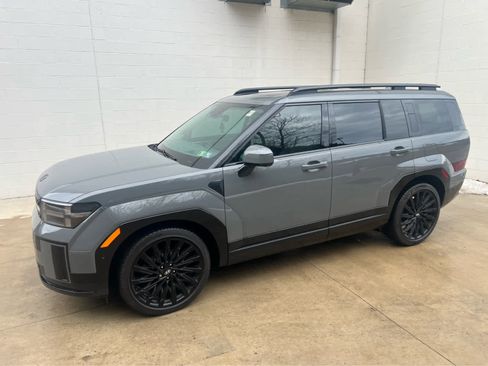 Used 2024 Hyundai Santa Fe Calligraphy image 2