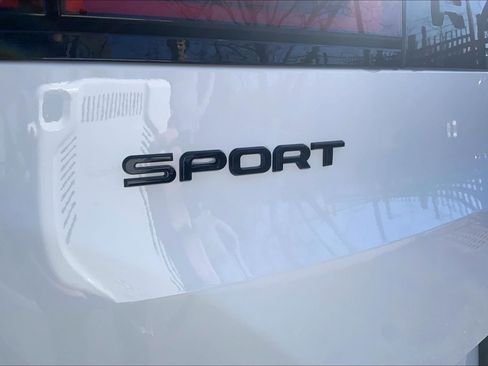 New 2026 Land Rover Range Rover Sport Dynamic SE AWD/4WD image 15