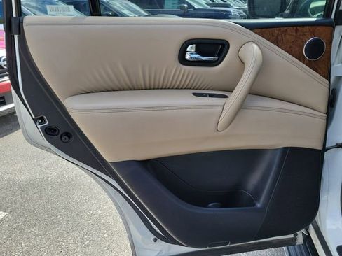 Used 2023 Nissan Armada SL w/ Captain's Chairs Package image 15