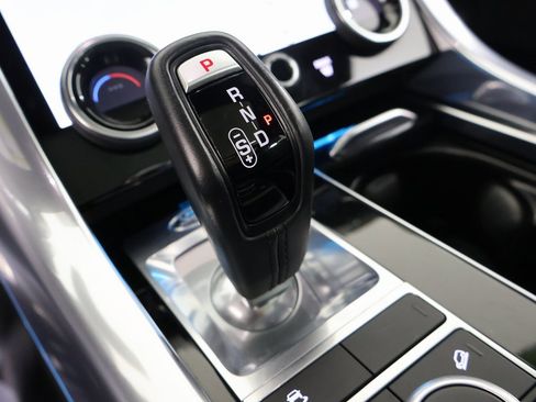 Used 2022 Land Rover Range Rover Sport HSE Silver Edition image 4