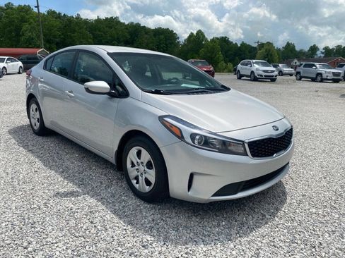 Used 2018 Kia Forte LX image 1
