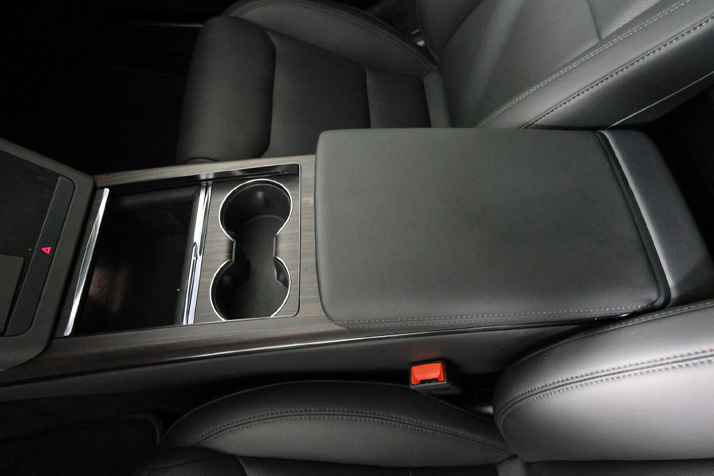 Used 2026 Tesla Model S AWD/4WD image 36