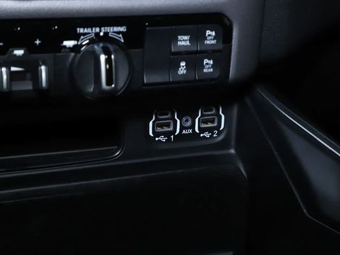 Used 2022 RAM 1500 Big Horn AWD/4WD image 28