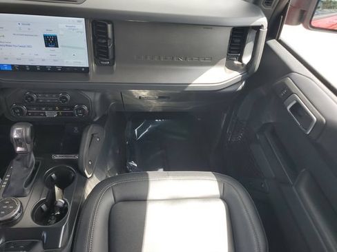 Used 2025 Ford Bronco Badlands AWD/4WD image 9