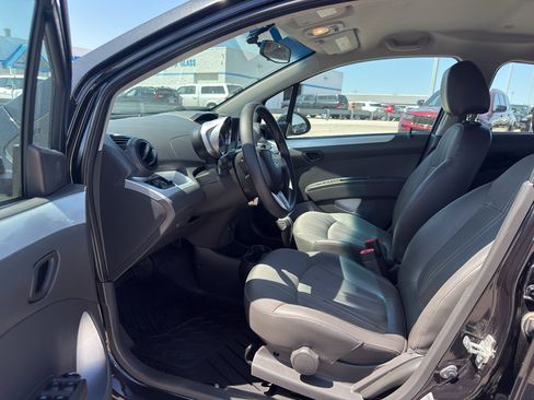 Used 2014 Chevrolet Spark LT FWD image 10