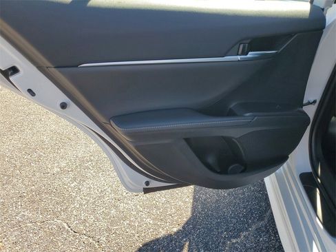Used 2022 Toyota Camry XSE image 23