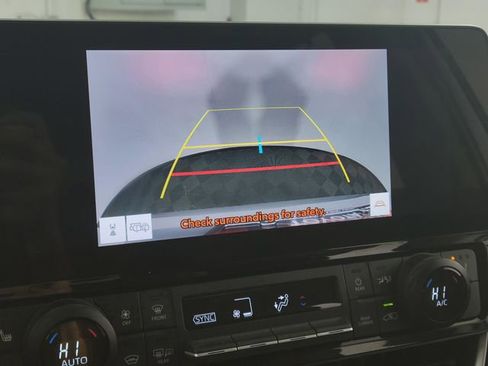 Used 2024 Toyota Grand Highlander XLE image 20