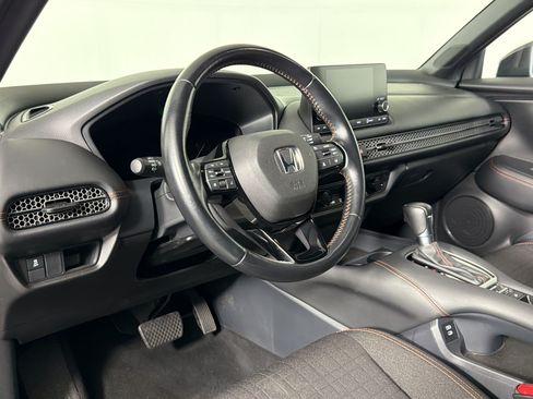 Used 2025 Honda HR-V Sport image 3