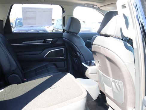 New 2025 Kia Telluride EX w/ EX Captain's Chair Package image 12