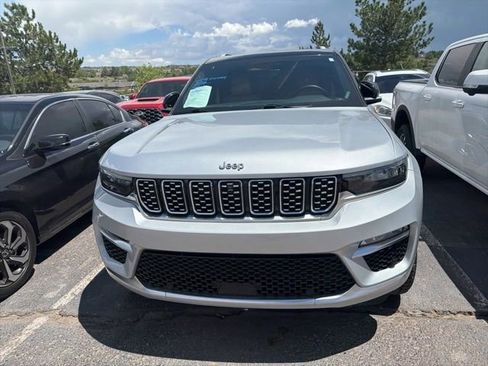 Used 2023 Jeep Grand Cherokee Summit AWD/4WD image 2