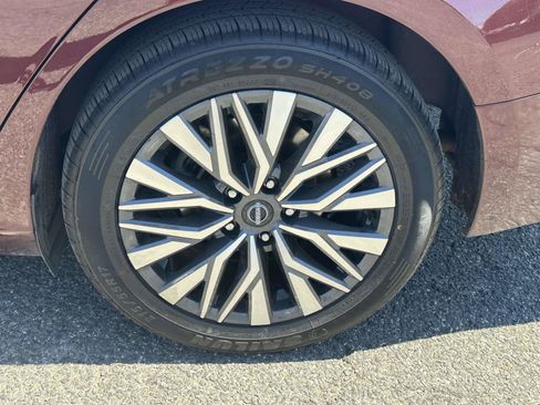 Used 2024 Nissan Altima 2.5 SV FWD image 28