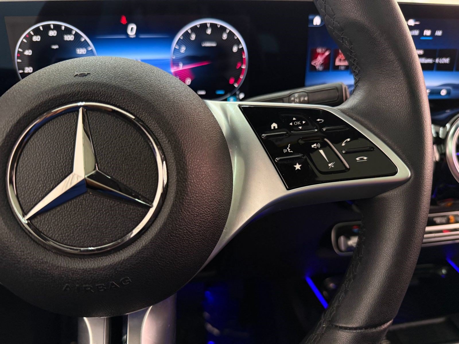 Used 2026 Mercedes-Benz GLB 250 image 14