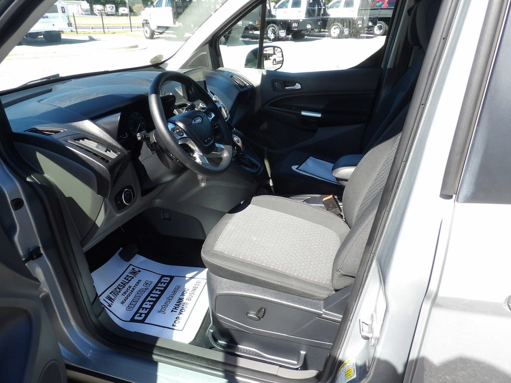 Used 2023 Ford Transit Connect XLT FWD image 16