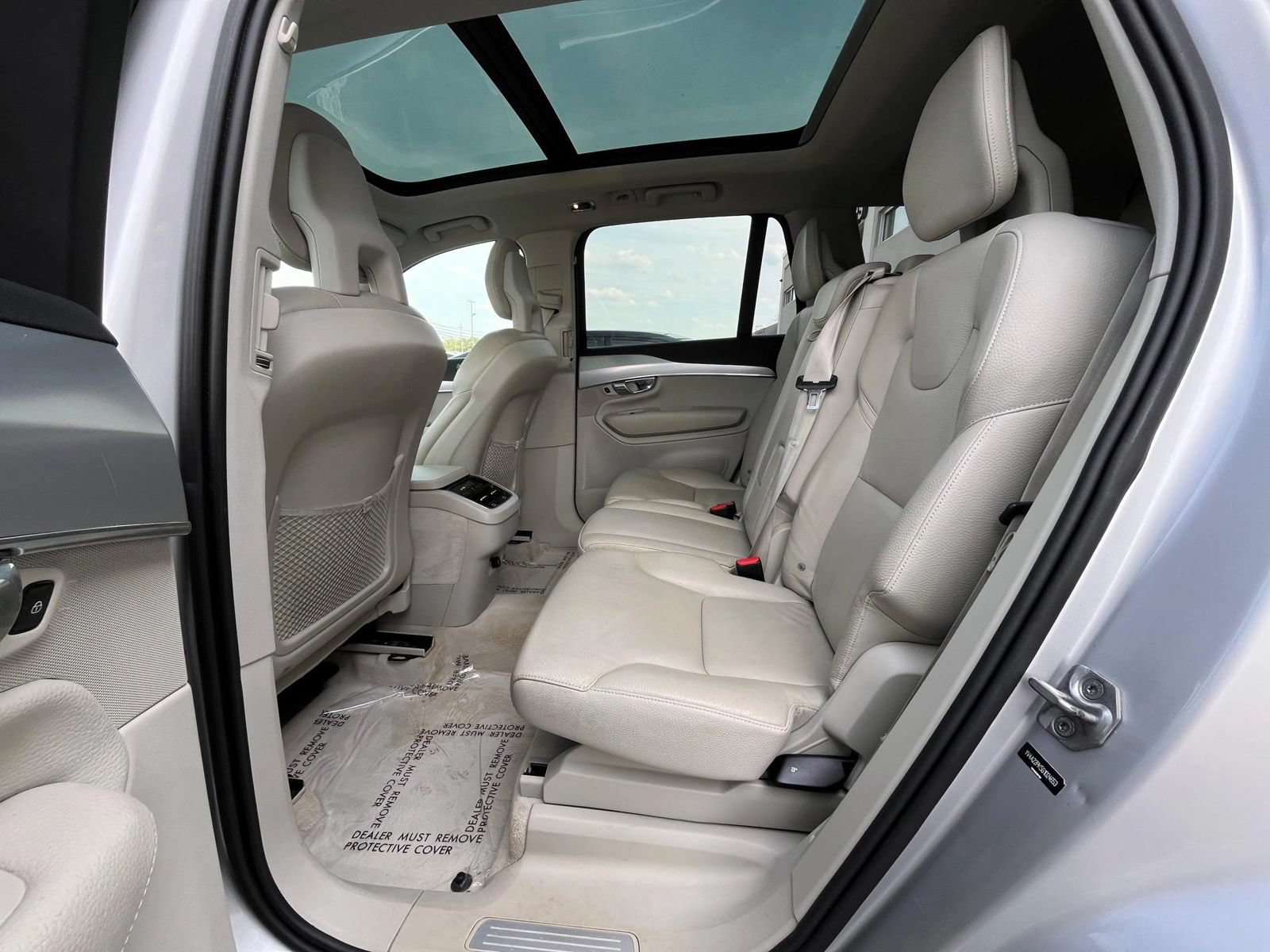Used 2016 Volvo XC90 T6 Momentum AWD/4WD image 40